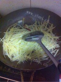 家常菜酸辣土豆丝做法图解4)