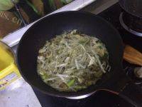 好吃的猪肉雪菜炖豆角做法图解5)
