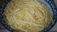 家常菜孜然土豆丝做法图解1)