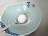 美味的金针菇拌海带丝做法图解6)