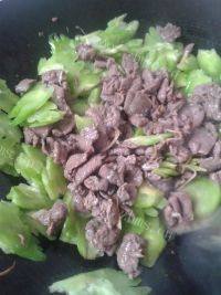 家常菜苦瓜牛肉做法图解6)