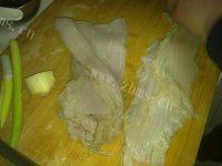 酸菜汆白肉自制做法图解1)
