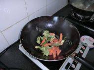 家常版素炒豆腐泡做法图解3)