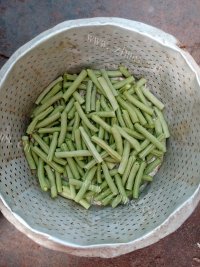 家常菜长豆角炒肉做法图解3)