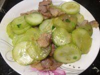 健康美食之黄瓜炒肉片