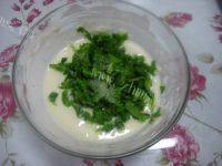 青菜鸡蛋饼做法图解4)
