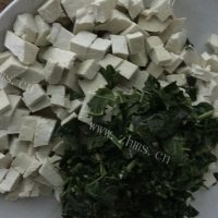 家常菜香椿芽拌豆腐做法图解5)