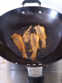 好吃的油炸小黄鱼做法图解2)