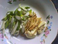 秀色可餐的孜然馍片做法图解2)