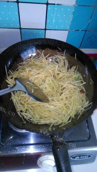 家常菜树椒土豆丝
