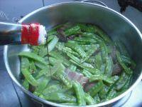 绿色食物之荷兰豆炒腊肉做法图解5)