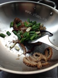 美味的爆炒卤牛杂做法图解8)