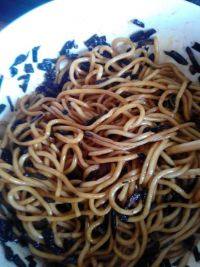 美味的葱油拌面