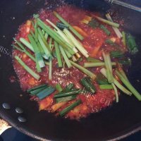 美味的酸汤鱼做法图解7)