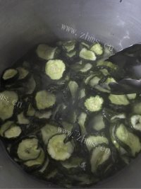 凉拌黄瓜干片做法图解4)