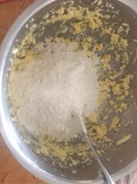 自制原味曲奇做法图解5)