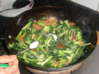 家常菊花菜炒豆制品做法图解10)