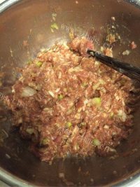 简易的猪肉芹菜馅饺子做法图解7)
