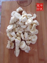 自制香蕉蛋糕做法图解3)