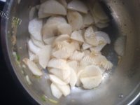口感丰富的萝卜烧肉做法图解3)