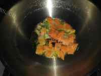 香脆可口的干煸菜花做法图解6)