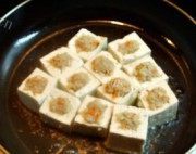 煎酿豆腐做法图解3)