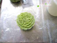 节日美食抹茶冰皮月饼做法图解19)