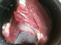 喷香的西红柿炖牛肉做法图解1)