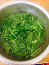 菠菜鸡蛋汤做法图解3)