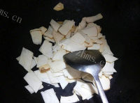 美味的里脊肉炒杏鲍菇做法图解3)
