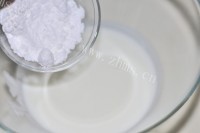 美味的蓝莓酸奶冰棍做法图解2)