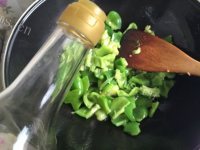 DIY青椒炒鸡蛋做法图解9)