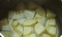 「DIY美食」土豆炖鸡腿做法图解1)