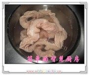 青椒溜肥肠做法图解1)