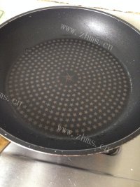 美味的竹芛莲菜炒肉做法图解9)