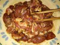 美味的大头菜炒肉做法图解2)