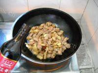 美美厨房之土豆红烧肉做法图解9)