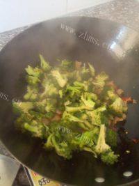 肉炒菜花做法图解5)