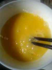 美味蛋花火腿粥做法图解3)