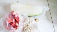 美味的冬瓜薏仁排骨汤的做法图解一