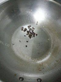 老爸做的蒜苗炒鸡蛋做法图解4)
