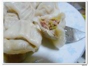 色味俱全的芹菜肉饺子