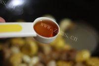 家常菜栗子红烧肉做法图解8)