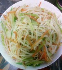 家常菜芹菜土豆丝