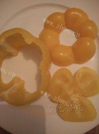 美味素炒黄椒紫甘蓝做法图解1)