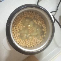 美味的小米土豆焖饭做法图解2)
