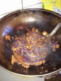 家常菜肉末茄子做法图解10)