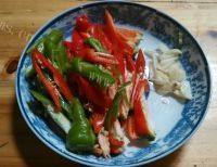 家常菜双椒炒牛肉做法图解2)