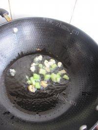 自己做的蒜薹炒腊肉做法图解4)