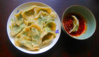 自制茄子韭菜虾皮饺做法图解7)
